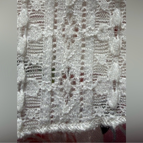 White Lace Top with Black Bow - Picture 12 of 12